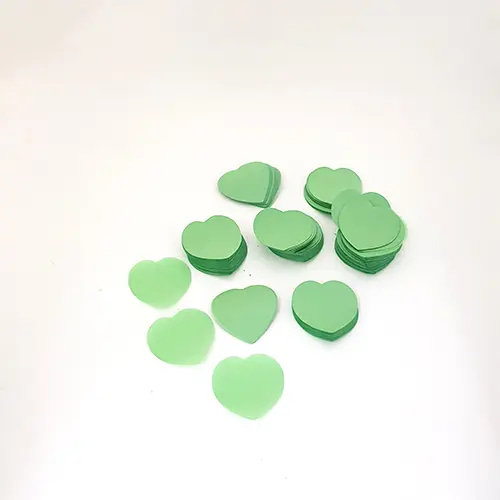 Lot de confettis coeur en papier de soie vert