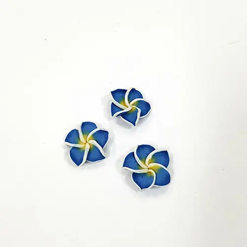 fleur de frangipanier bleu foncé
